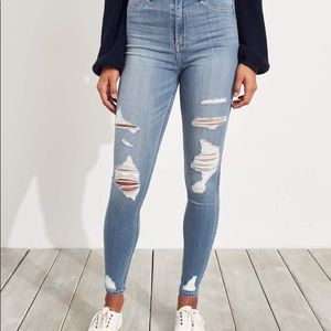 ripped hollister jegging